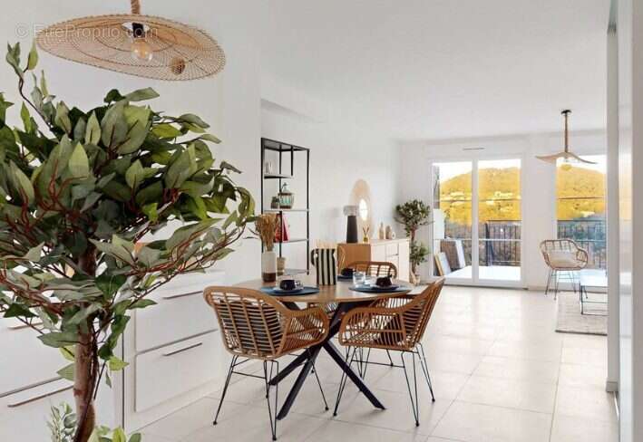 Maison à LA GARDE-FREINET