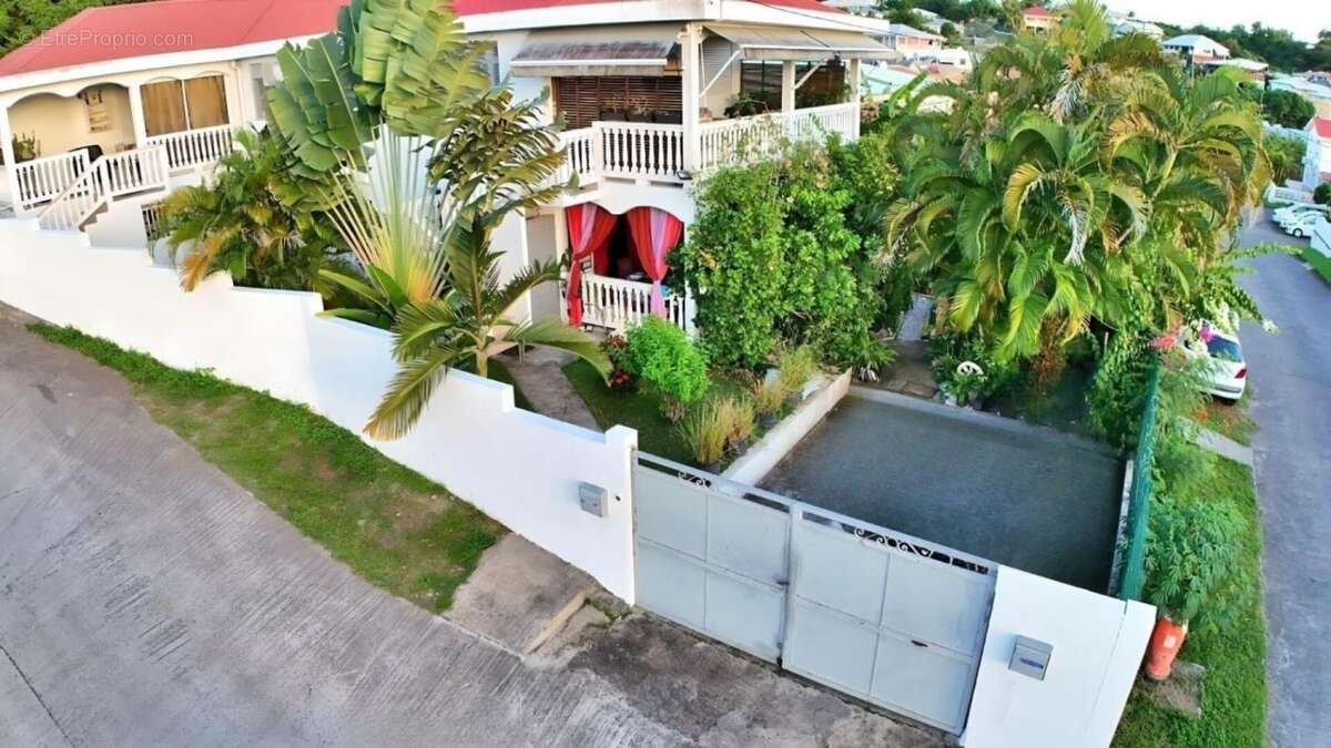 Appartement à SAINTE-LUCE