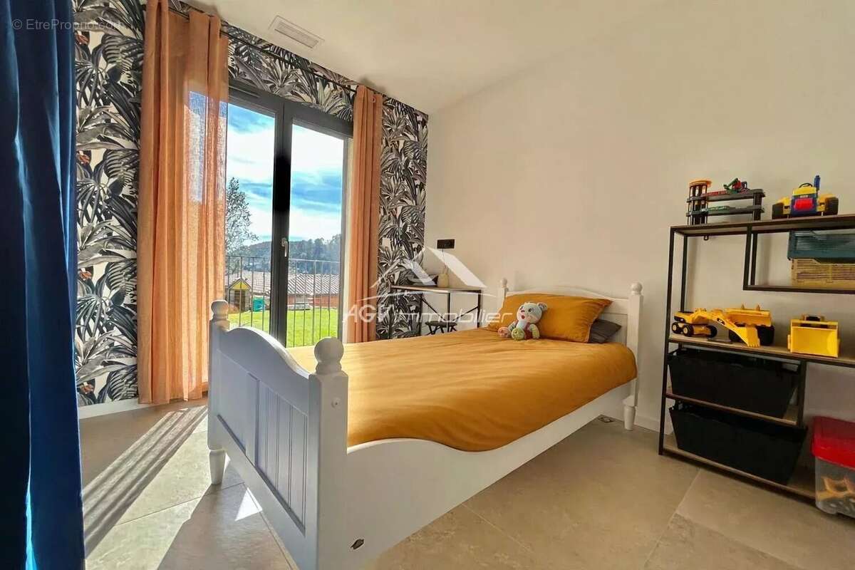 Maison à SAINT-JEAN-DU-PIN