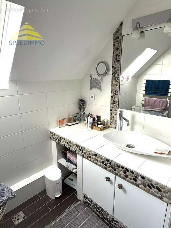 Maison à MANDRES-LES-ROSES