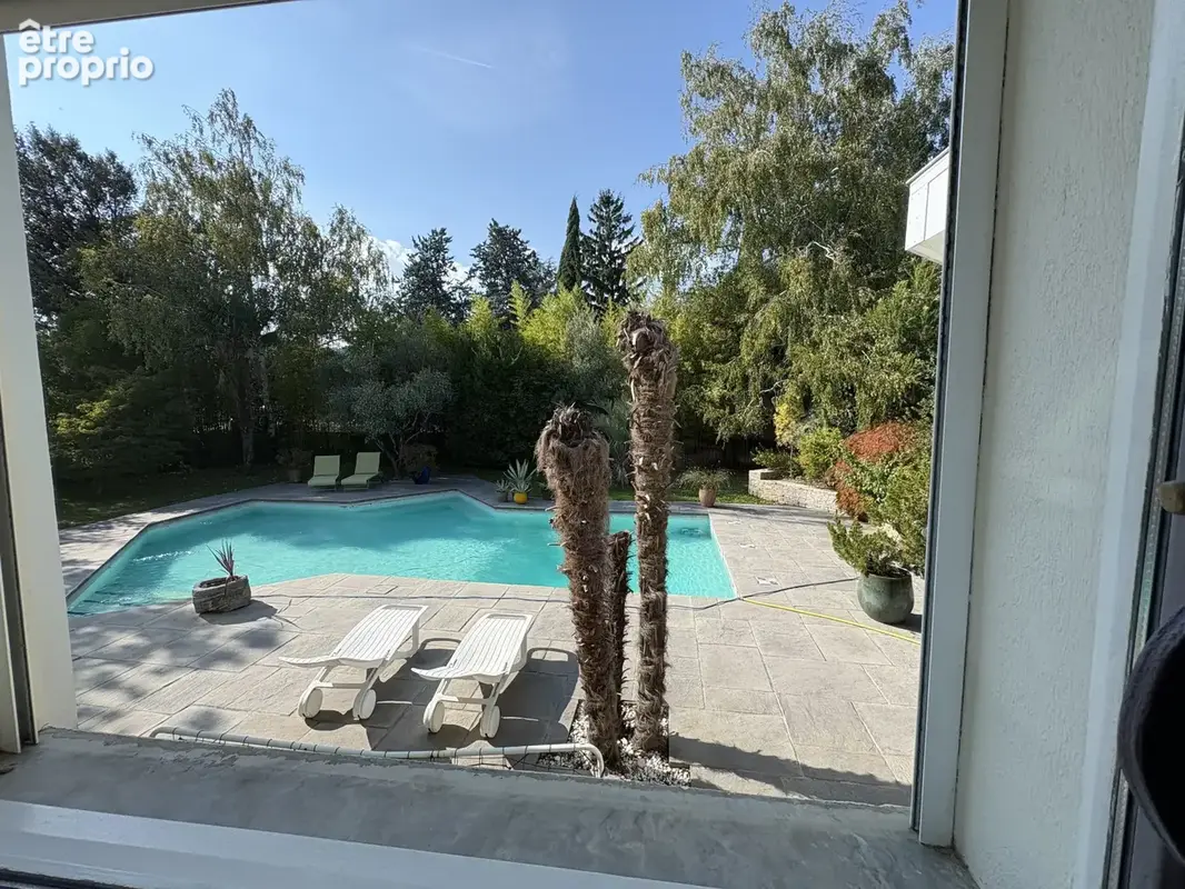 Maison T7 de 135.47 m2 avec piscine et annexes sur terrain de 1053 m2, 07500 GUILHERAND-GRANGES - photo 9