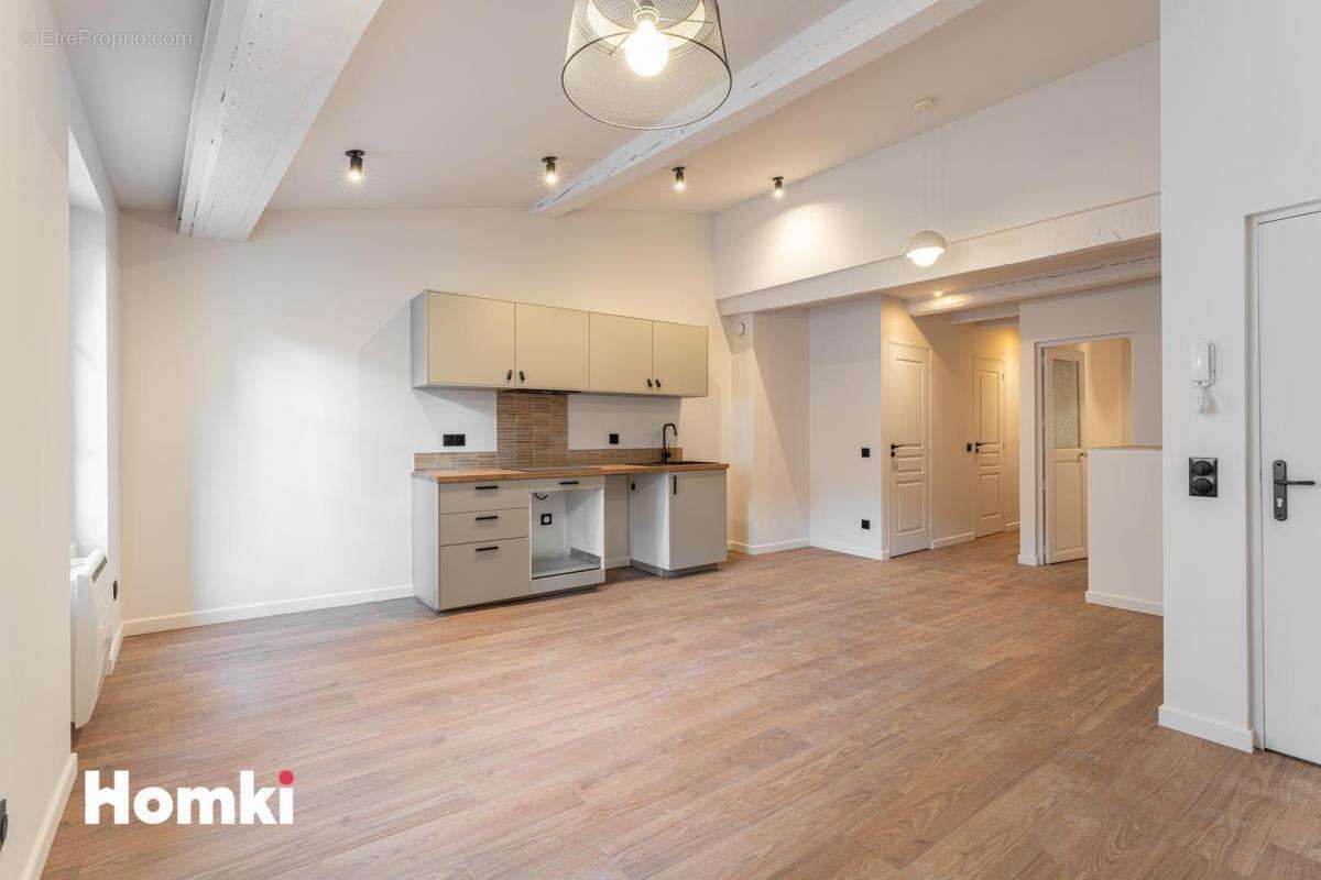 Appartement à MARSEILLE-2E