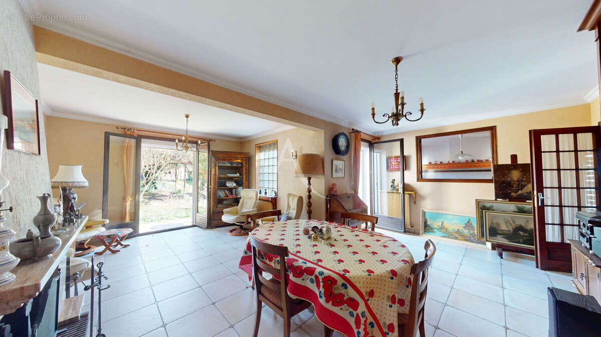 Maison à MORANGIS