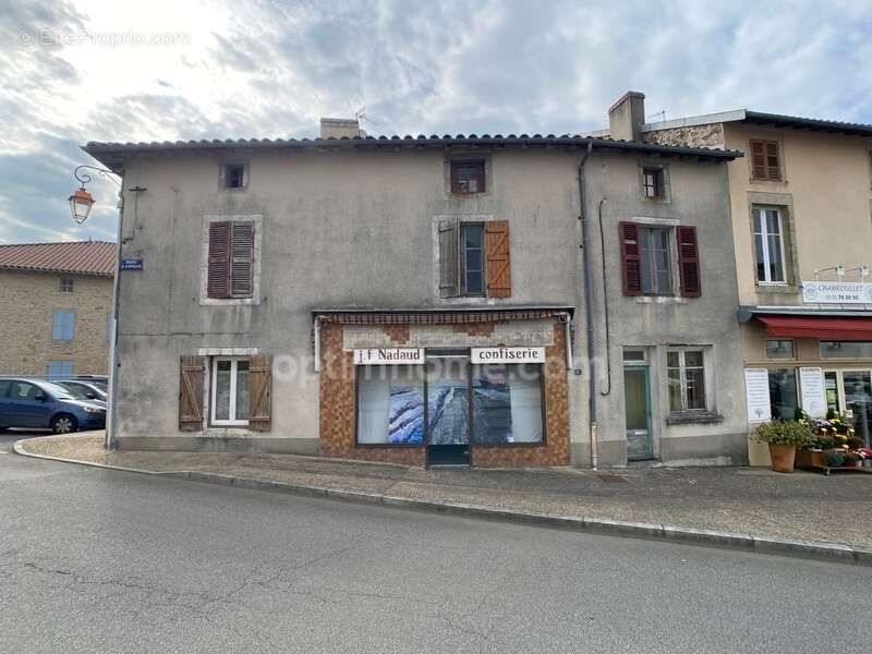 Maison à CHATEAUPONSAC