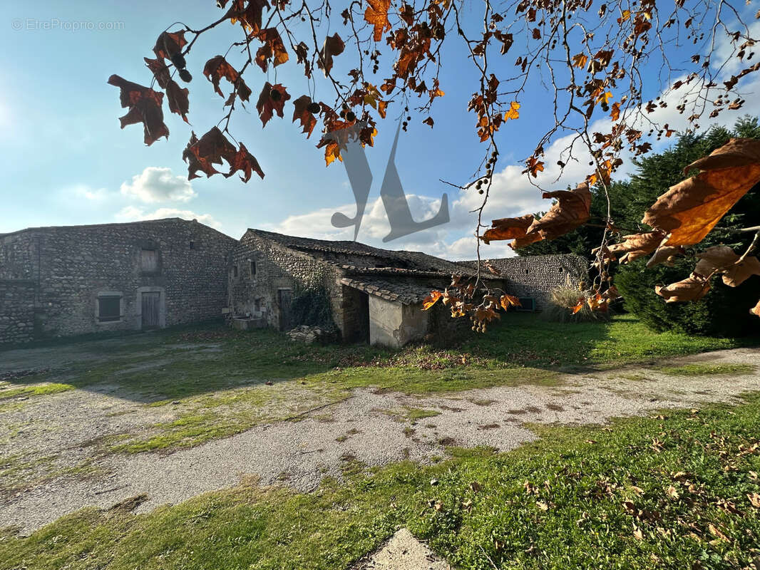 Maison à ETOILE-SUR-RHONE