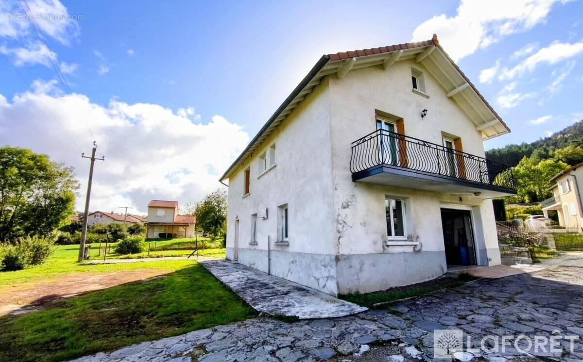 Maison à COUBON