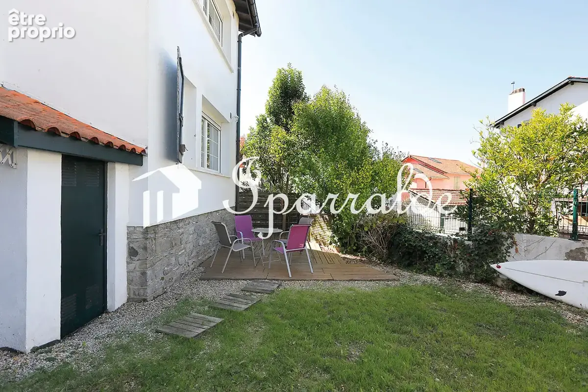 CENTRE-VILLE   T3 72 m2 avec terrasse, jardin et caves - photo 7