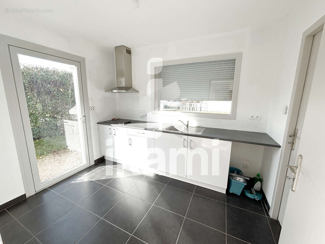 Appartement à SAINT-DONAT-SUR-L'HERBASSE