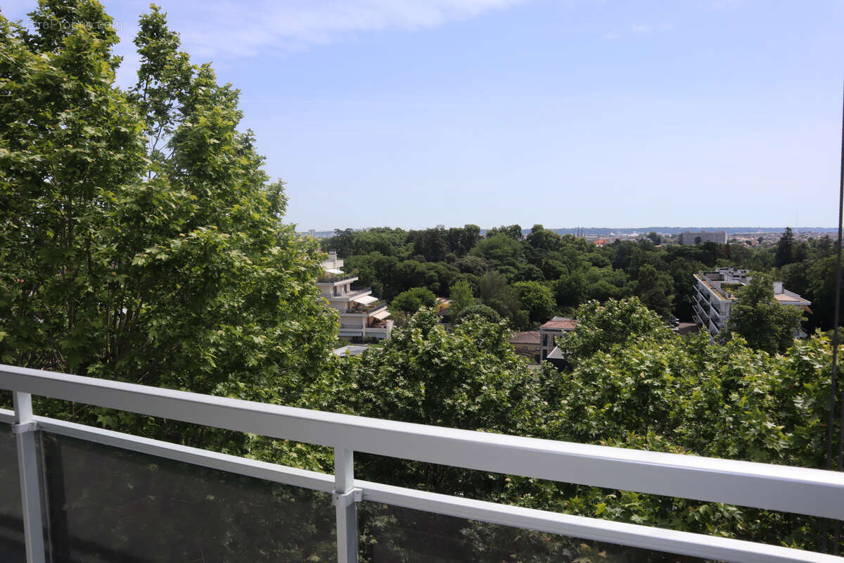 Exclusif - cauderan - parc bordelais - t5 avec grand balcon - cave et parking - photo 16