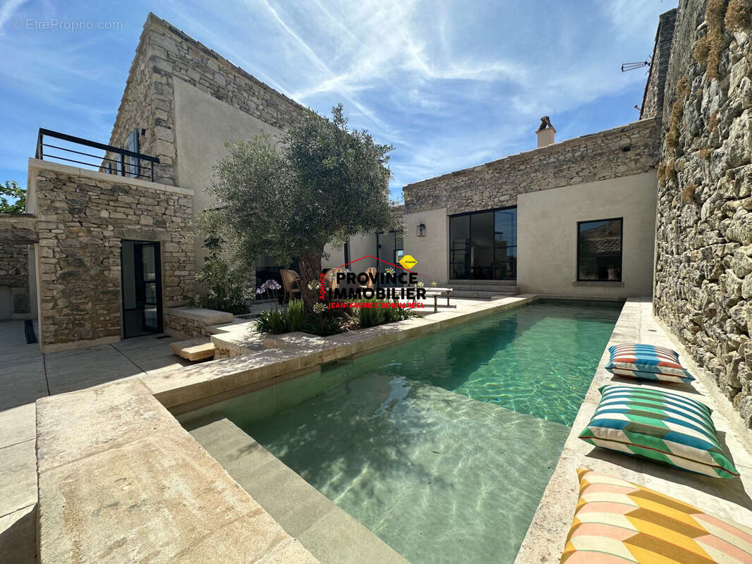 Maison 353 m² à Grignan  - photo 3