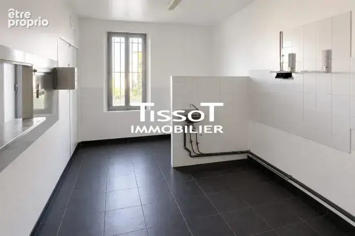 Commerce 163 m² à vendre à Generac (30510) - photo 5