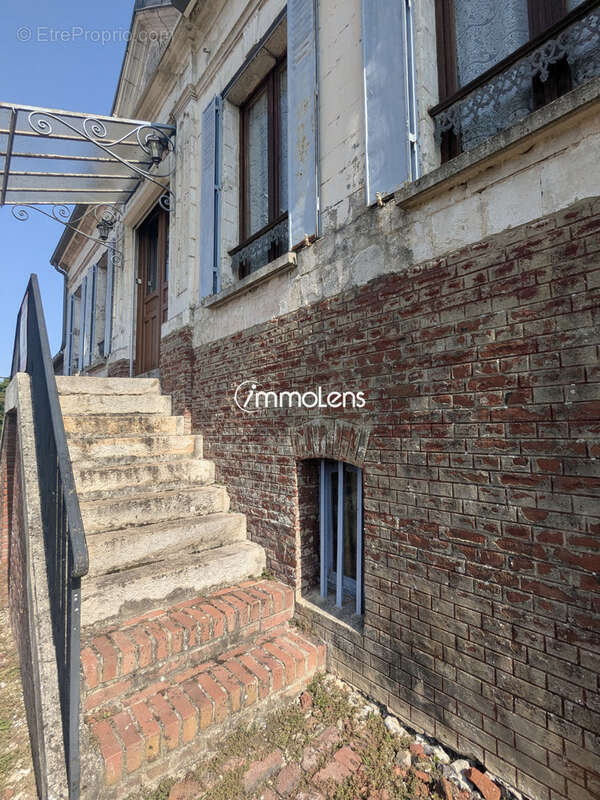 Maison en Pierres Blanches 6 pièces - Beau potentiel ! - photo 11
