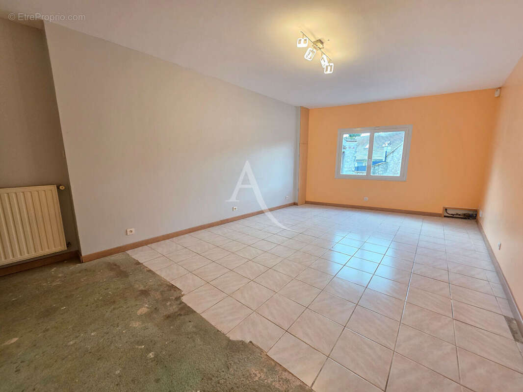 Maison à MAY-EN-MULTIEN