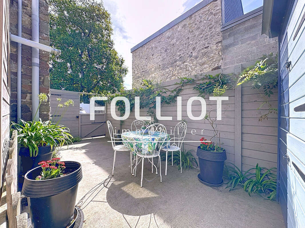 Maison à LONGUEVILLE