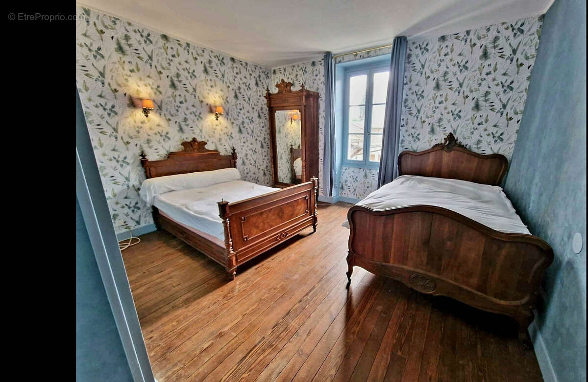 Maison à CEYZERIEU