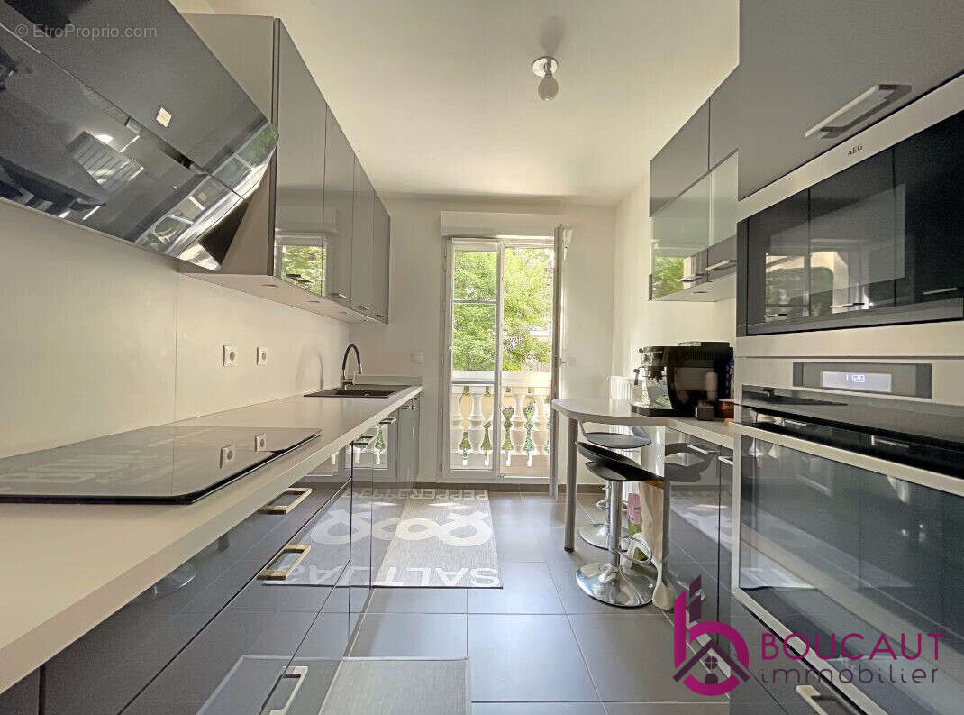 Appartement à LE PLESSIS-ROBINSON