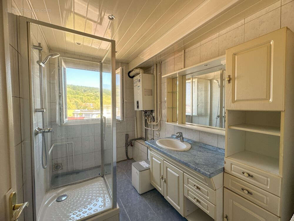 Appartement à SCY-CHAZELLES