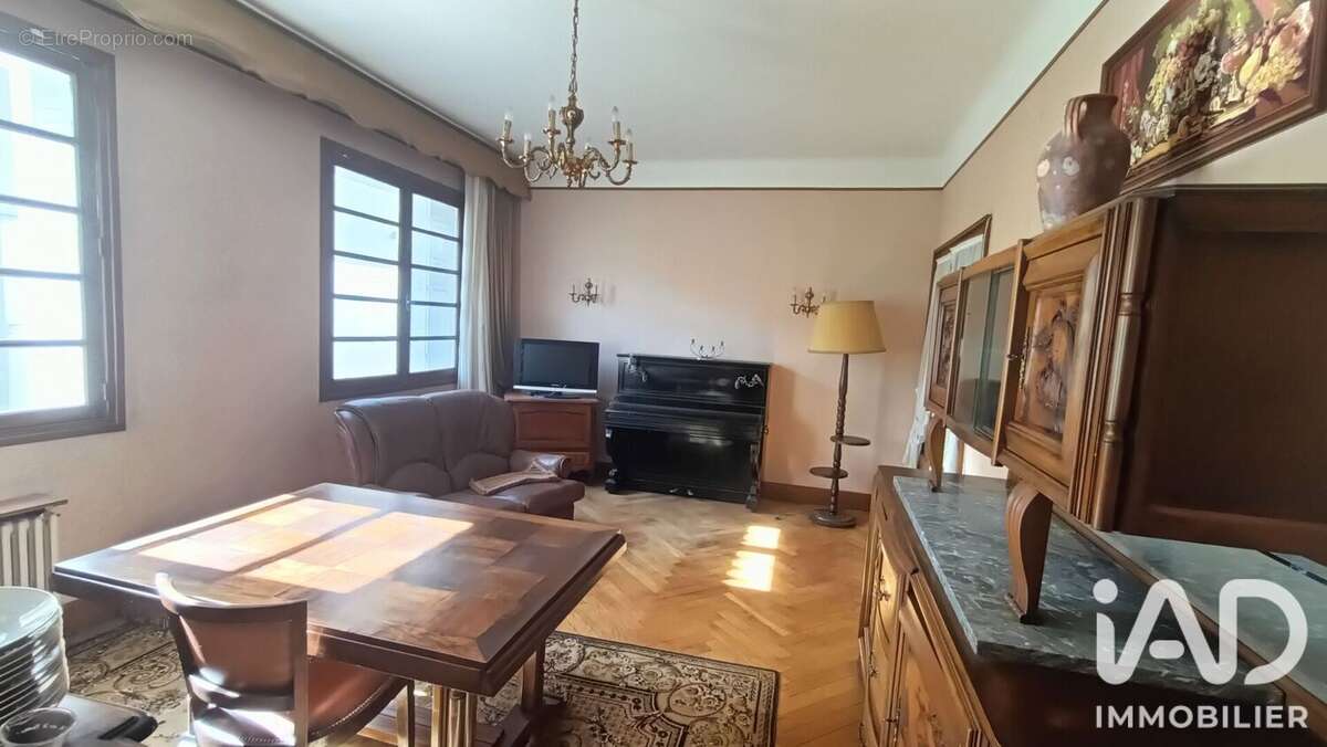 Maison 400 m² à Bessines-Sur-Gartempe  - photo 8