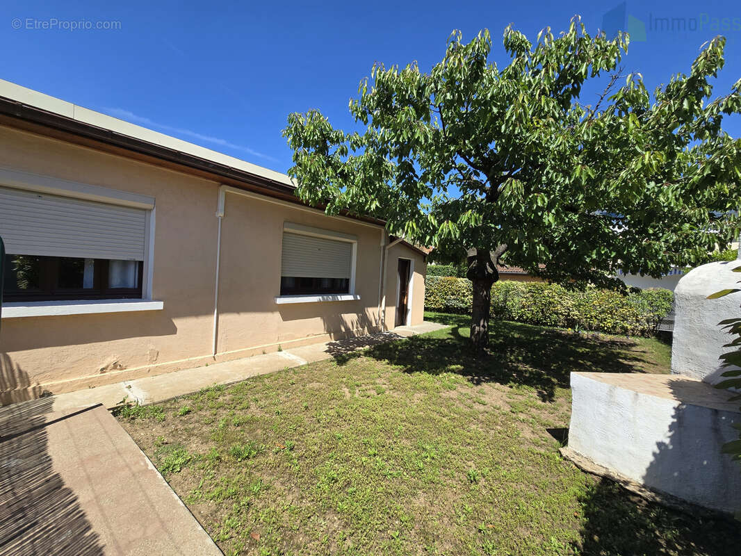 maison 65m2- terrain 221m2 secteur Gravallon-Chassagnon Saint-Fons - photo 2