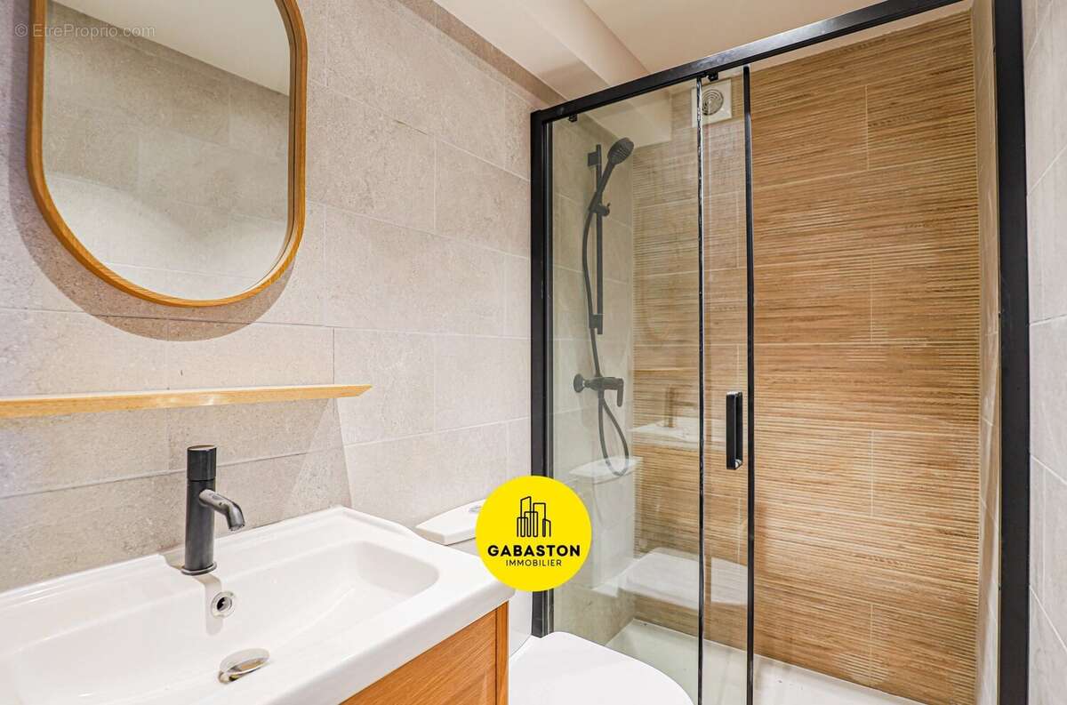 Appartement à MARSEILLE-4E