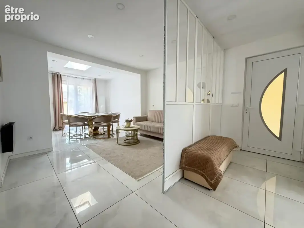 Exclusivité à Mitry-Mory  maison familiale de 151 m2 édifiée sur un terrain de 470 m2 - photo 2