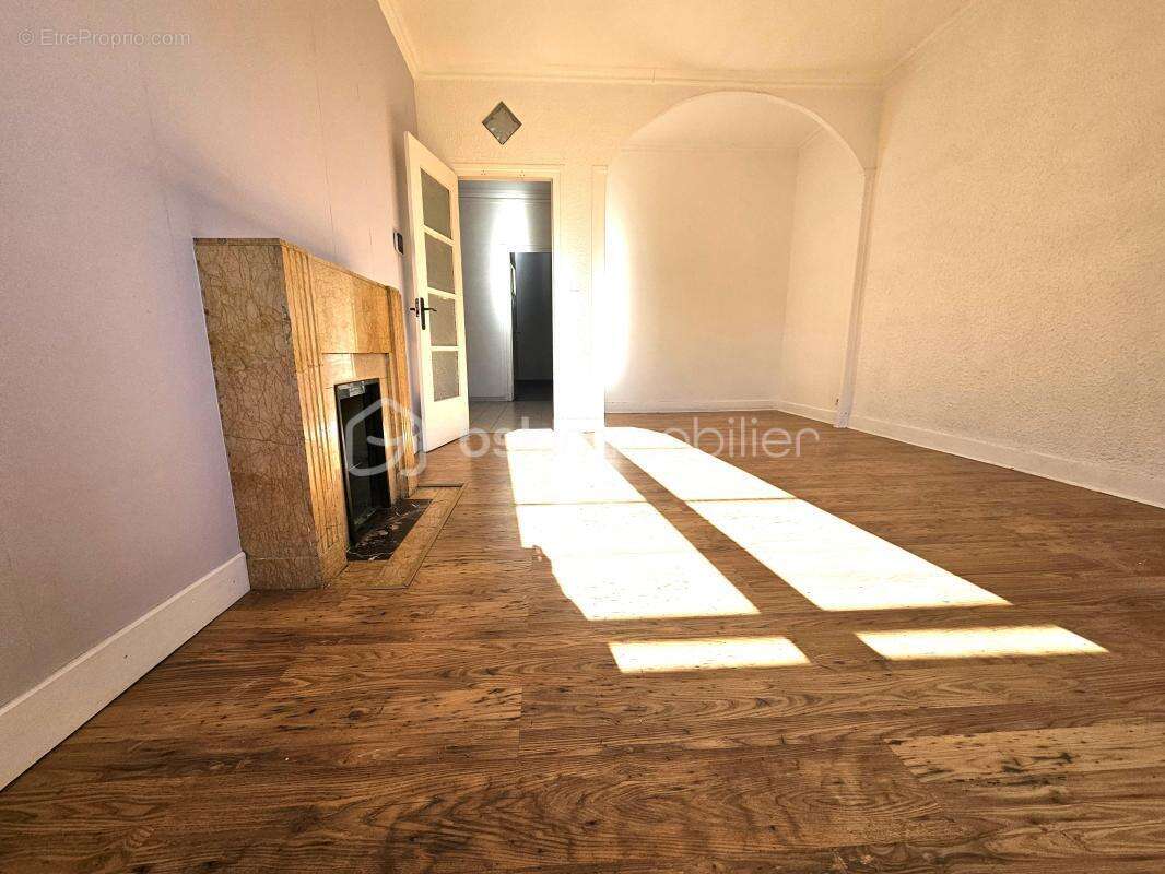 Appartement à FONTAINE