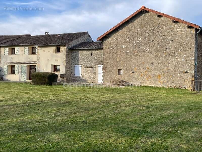 Maison à CHATEAUPONSAC