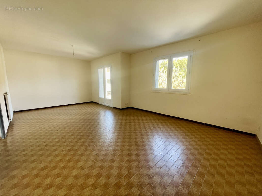 Appartement à SAINT-UZE