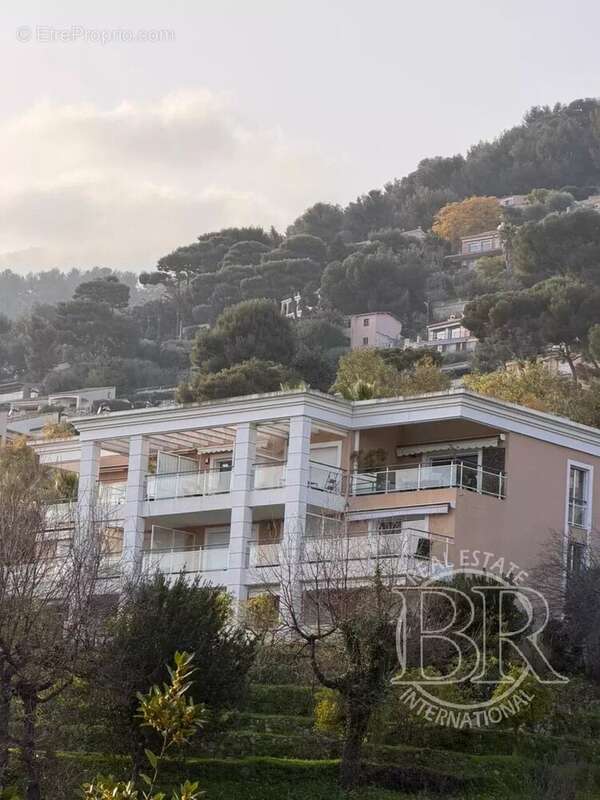 Appartement à ROQUEBRUNE-CAP-MARTIN