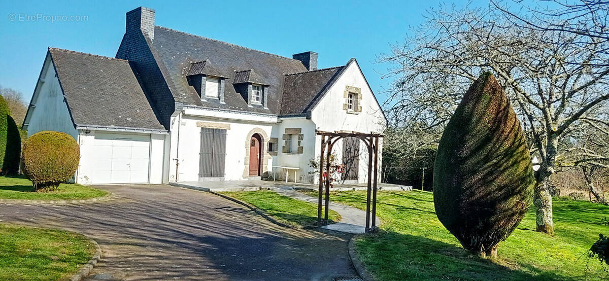 Maison à PLOUGOUMELEN