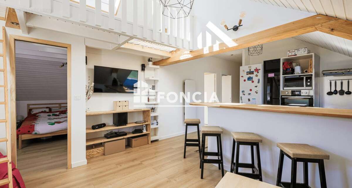 À acheter - varces-allières-et-risset – appartement t4 + cuisine – cellier - photo 2