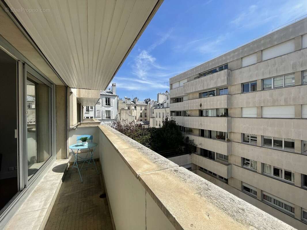 Appartement à PARIS-7E