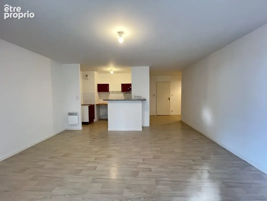 Appartement T3 -68 m2 avec balcon et parking LE POIRE SUR VIE - photo 3
