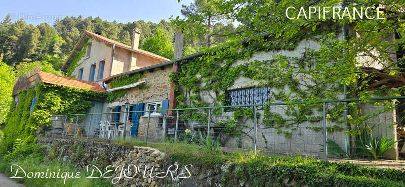 Maison à SAINT-SAUVEUR-DE-MONTAGUT