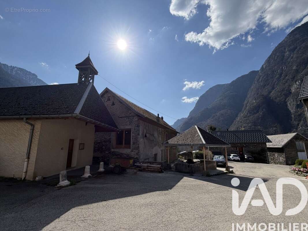 Photo 2 - Maison à LIVET-ET-GAVET