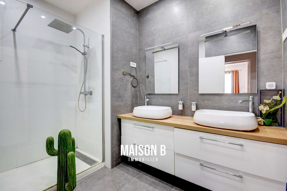 Appartement à MARSEILLE-8E