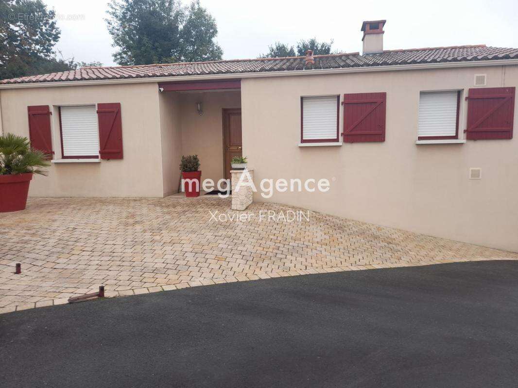 Maison à MORTAGNE-SUR-SEVRE