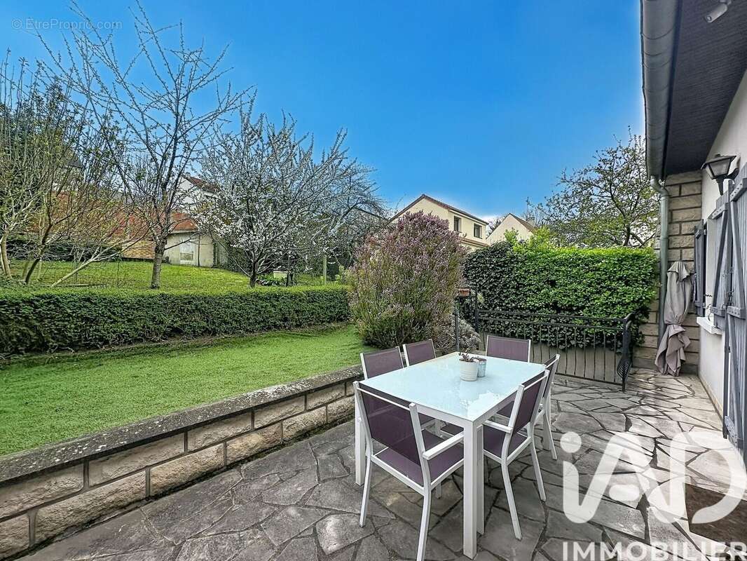 Photo 2 - Maison à NANTERRE