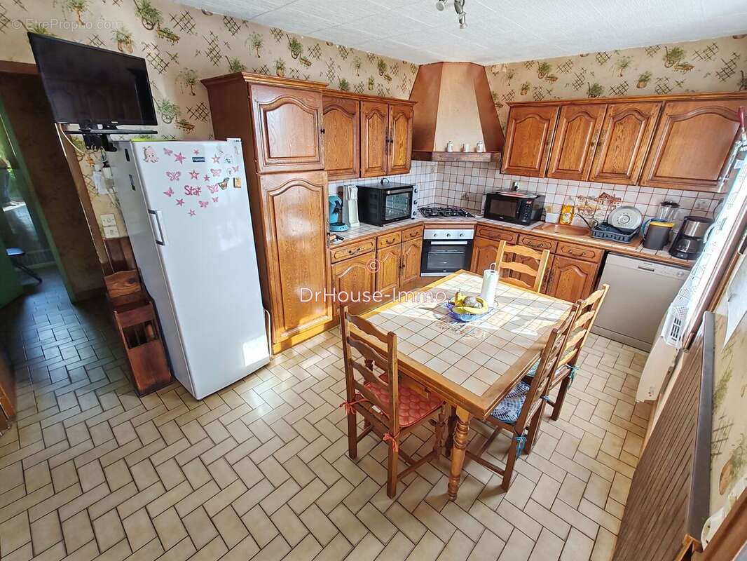 Maison à VAUX-SUR-VIENNE