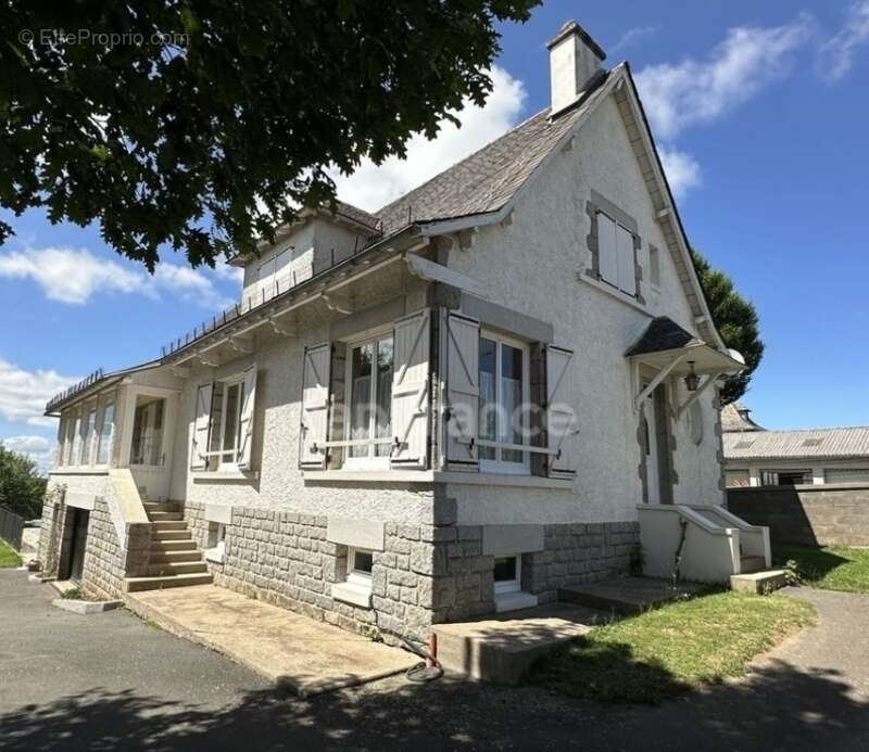 Maison à MONTSALVY