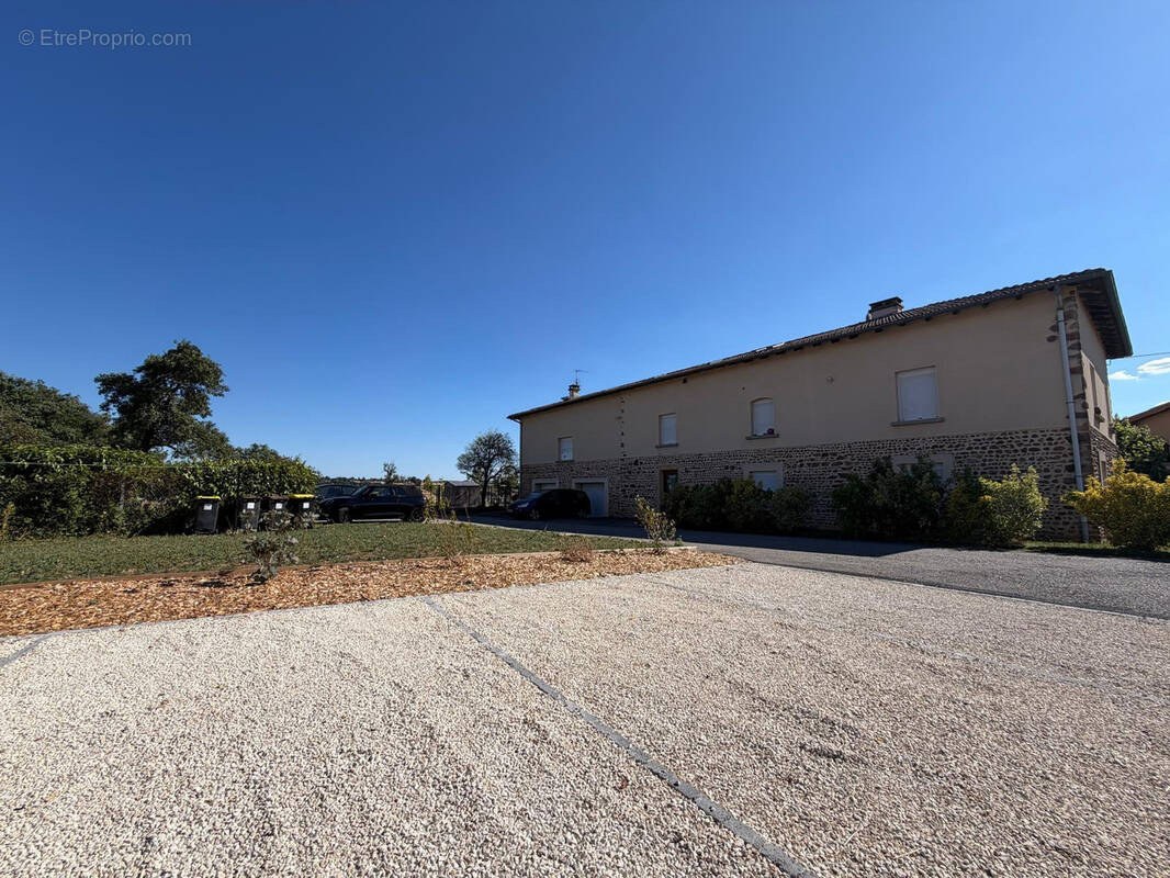 Appartement à PERREUX