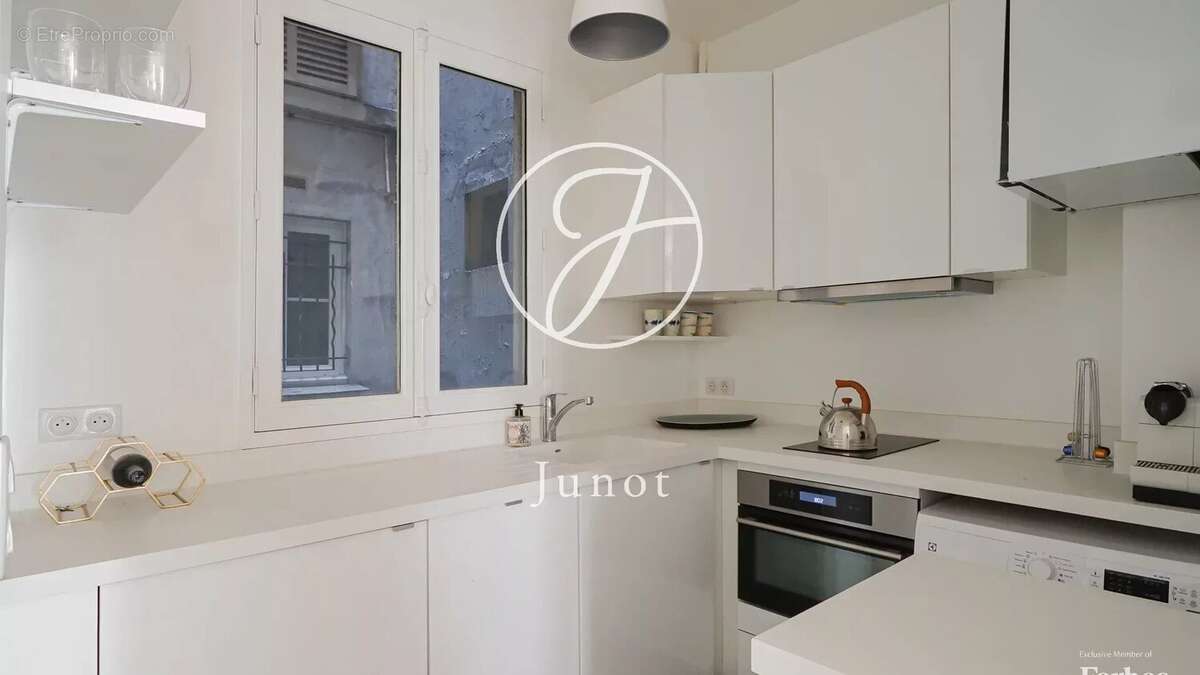 Appartement à PARIS-7E