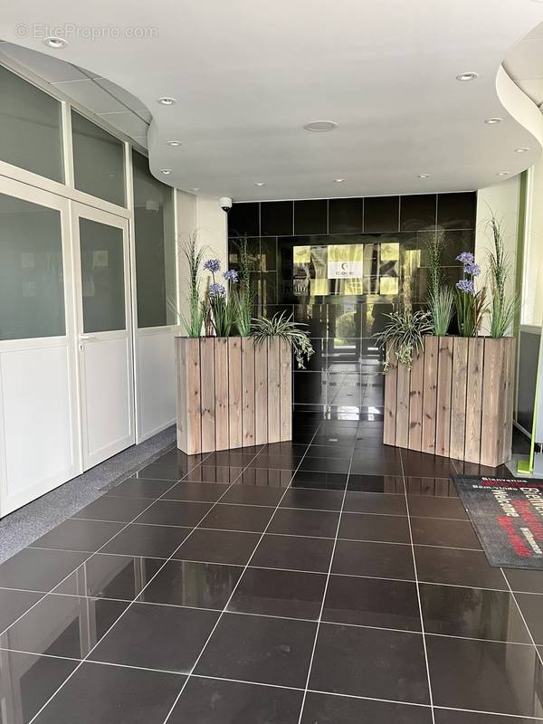 Bureaux à Louer - photo 2