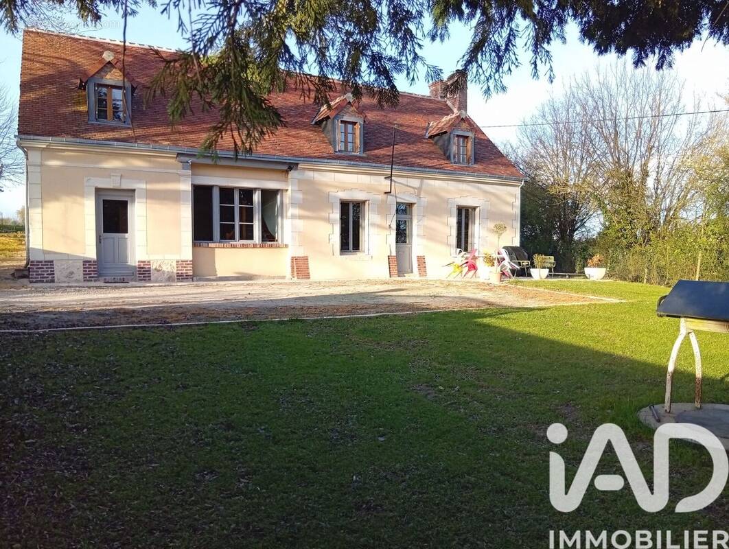 Photo 1 - Maison à PRUNAY-CASSEREAU