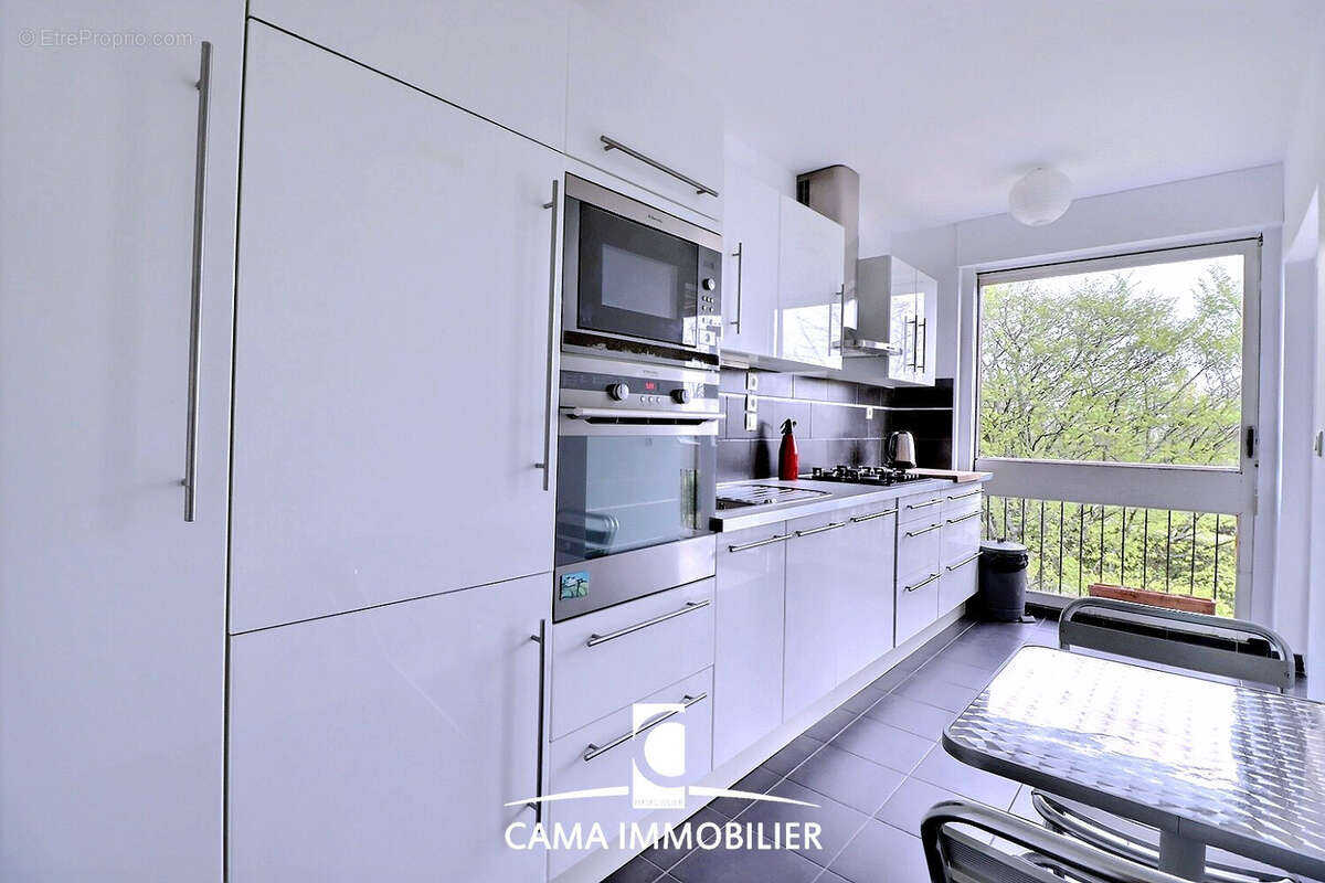 Appartement à FONTENAY-LE-FLEURY