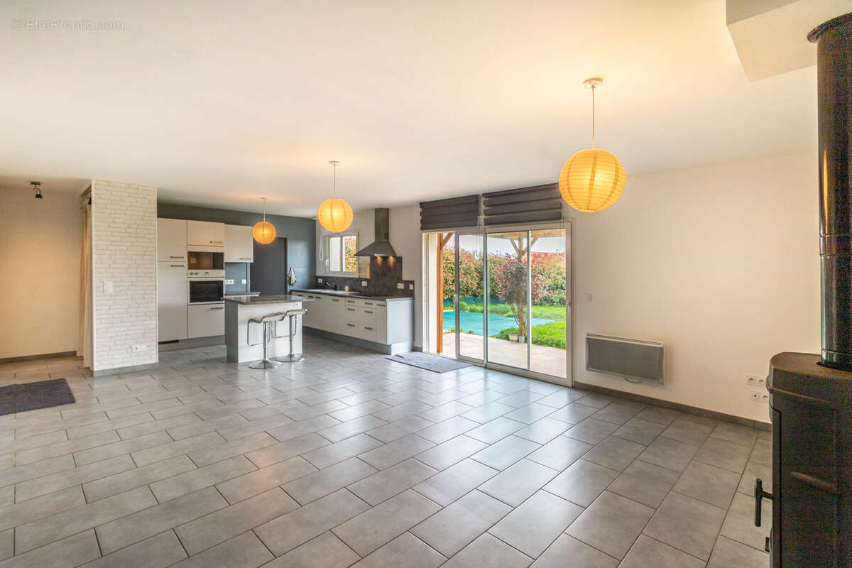 Tesson, maison plain pied 92 m2, 3 chambres, garage, jardin - photo 3
