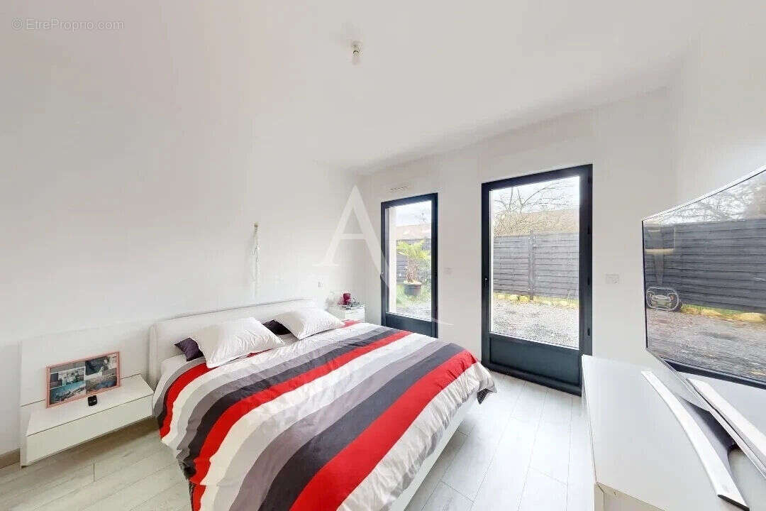 Maison à BRIE-COMTE-ROBERT