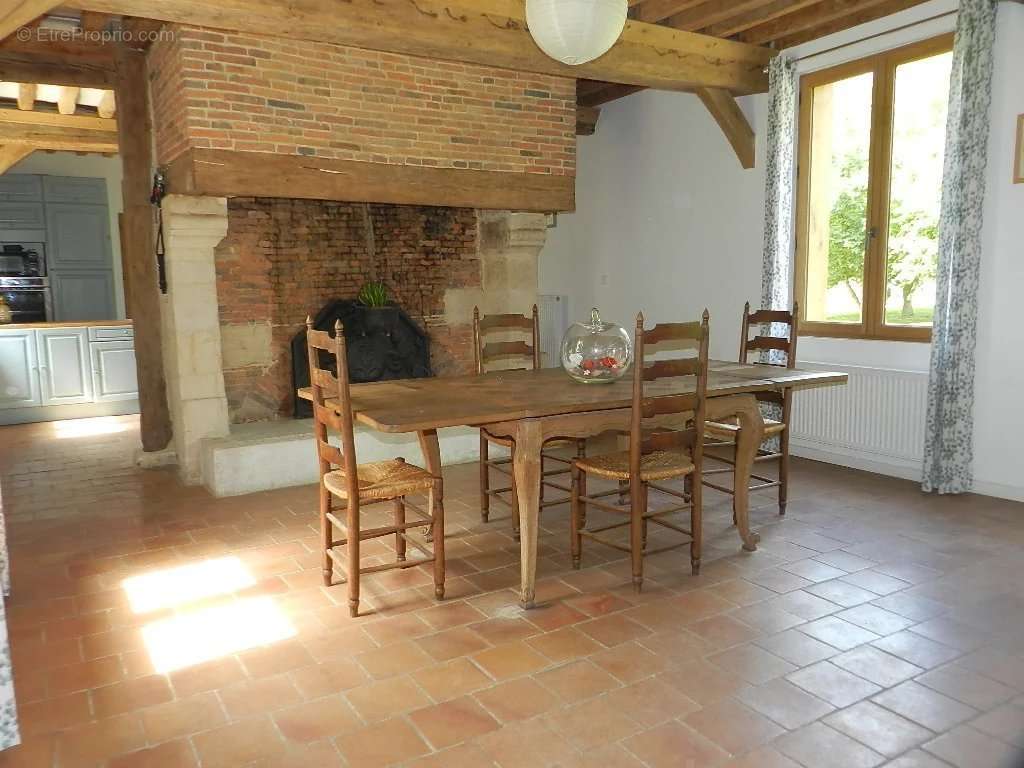 Maison à SAINT-PIERRE-SUR-DIVES