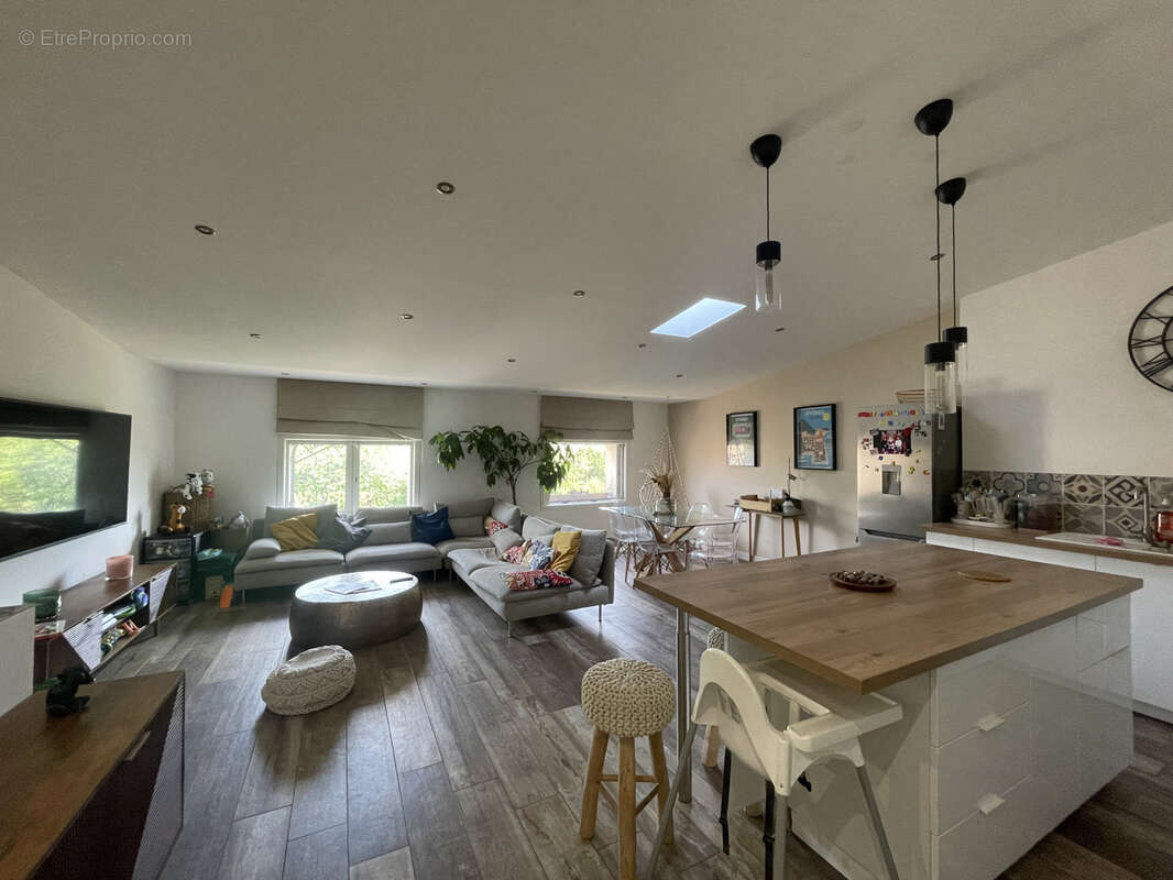 Appartement à LA CRAU