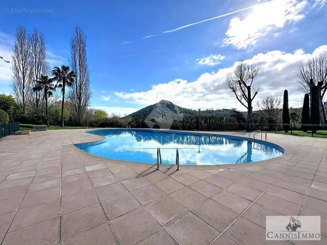 Appartement à MANDELIEU-LA-NAPOULE